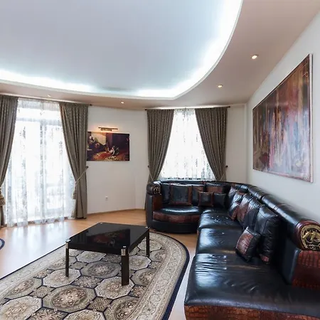 Premium 2-bedroom Nezavisimosti 13 Apartment