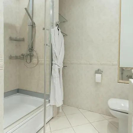 Apartment Premium 2-bedroom Nezavisimosti 13 *