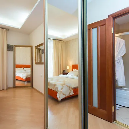 Premium 2-bedroom Nezavisimosti 13