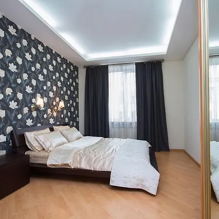 Premium 2-bedroom Nezavisimosti 13