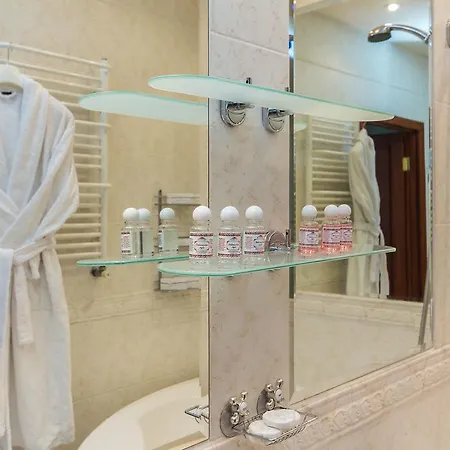 Premium 2-bedroom Nezavisimosti 13