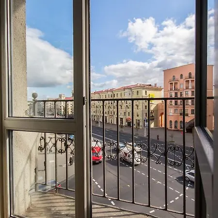 Premium 2-bedroom Nezavisimosti 13 Apartment