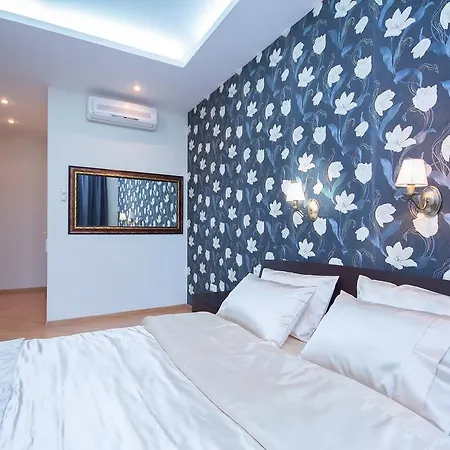 Premium 2-bedroom Nezavisimosti 13