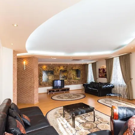 Premium 2-bedroom Nezavisimosti 13 *